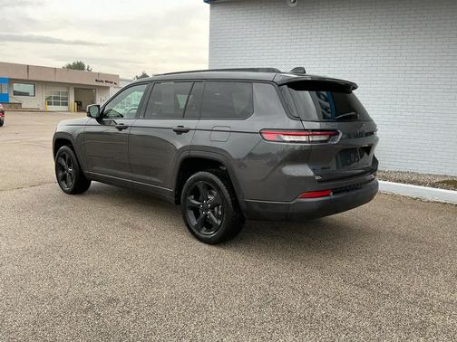 2022 Jeep Grand Cherokee L Altitude
