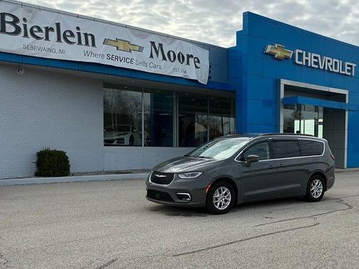 2022 Chrysler Pacifica Touring L