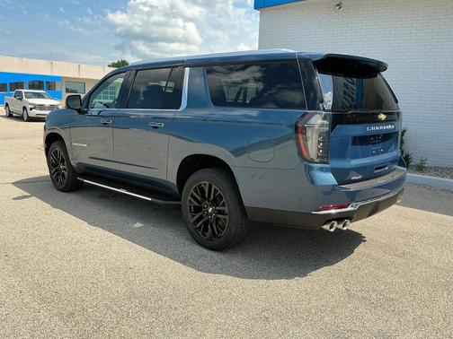 2025 Chevrolet Suburban Premier