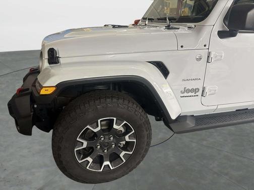 2024 Jeep Wrangler 4-Door Sahara