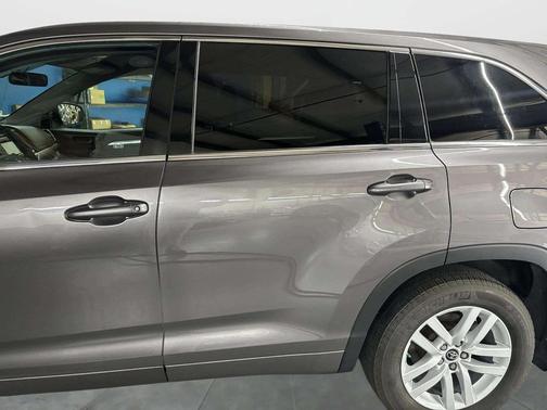 2016 Toyota Highlander LE