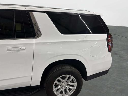 2022 Chevrolet Suburban LS