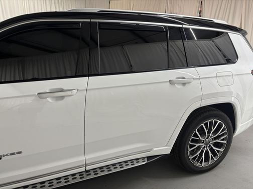 2023 Jeep Grand Cherokee L Summit Reserve