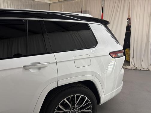 2023 Jeep Grand Cherokee L Summit Reserve