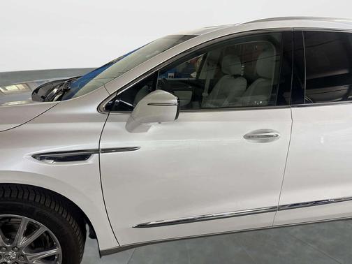 2023 Buick Enclave Premium AWD
