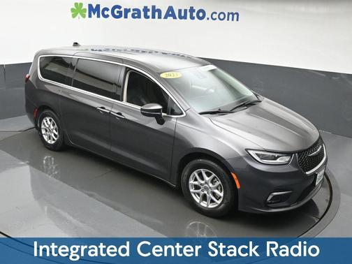 Crystal Metallic 2023 Chrysler Pacifica Touring L