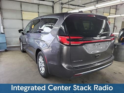 Crystal Metallic 2023 Chrysler Pacifica Touring L