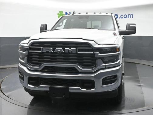 2026 RAM 2500 Tradesman Crew Cab 4x4 6'4' Box