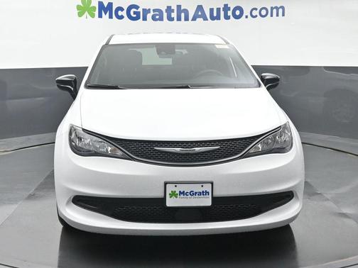 2026 Chrysler Voyager LX