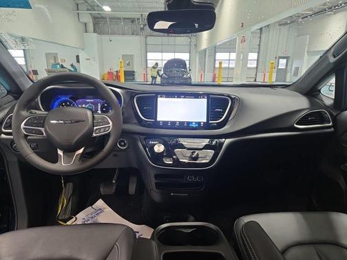 Fathom Blue Pearlcoat 2025 Chrysler Pacifica L