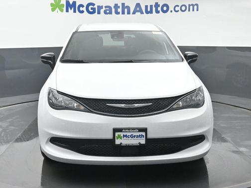 2026 Chrysler Voyager LX