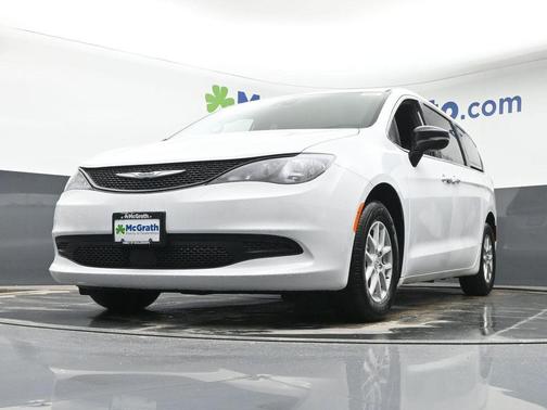 2026 Chrysler Voyager LX