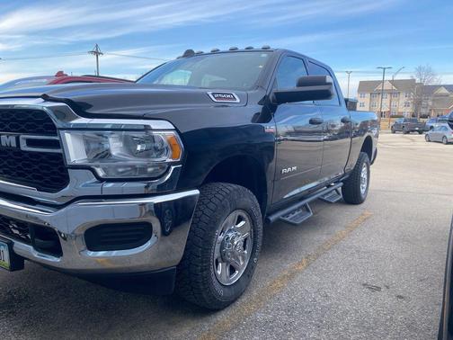 2019 RAM 2500 Tradesman Crew Cab 4x4 6'4' Box