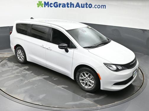 2026 Chrysler Voyager LX