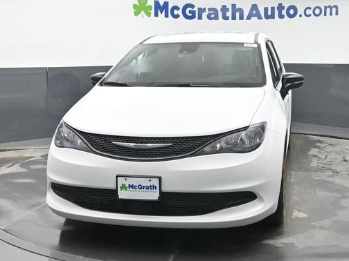 2026 Chrysler Voyager LX