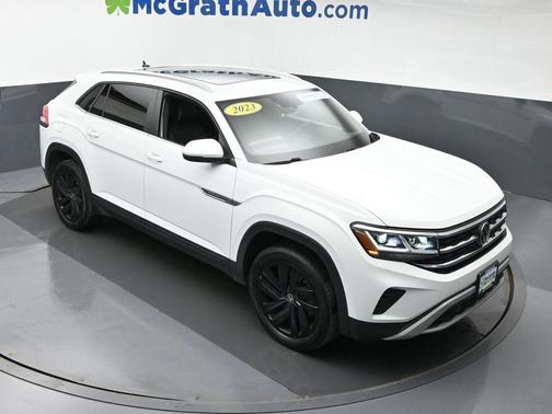 2023 Volkswagen Atlas Cross Sport 2.0T SE w/Technology 4MOTION