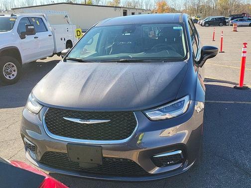 2022 Chrysler Pacifica Hybrid Touring L