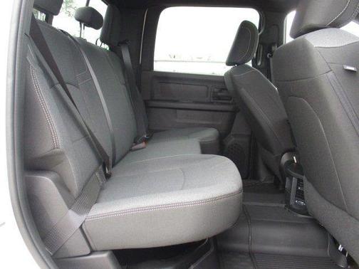 2024 RAM 2500 Tradesman Crew Cab 4x4 6'4' Box
