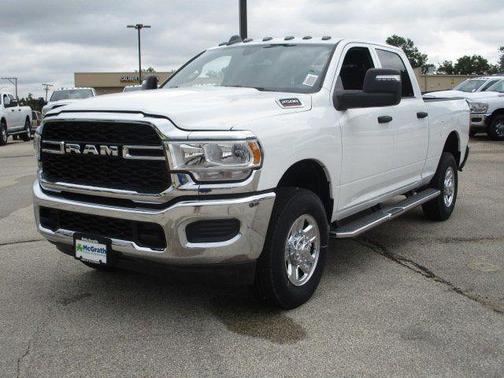 2024 RAM 2500 Tradesman Crew Cab 4x4 6'4' Box