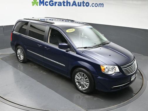 2016 Chrysler Town & Country Touring-L