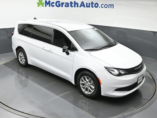 2026 Chrysler Voyager LX