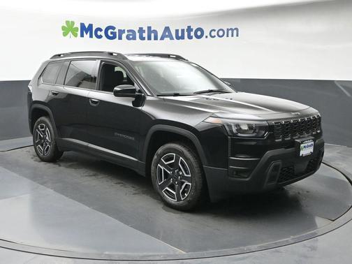 Diamond Black Crystal Pearlcoat 2026 Jeep Cherokee Laredo