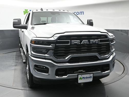 Bright White Clearcoat 2026 RAM 2500 Tradesman Crew Cab 4x4 8' Box
