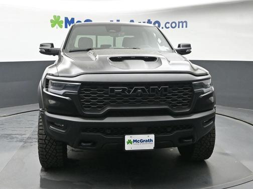 Diamond Black Crystal Pearlcoat 2026 RAM 1500 RHO Crew Cab 4x4 5'7' Box