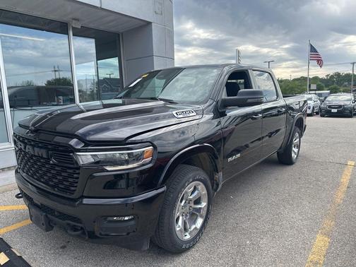 Diamond Black Crystal Pearlcoat 2025 RAM 1500 Big Horn/Lone Star