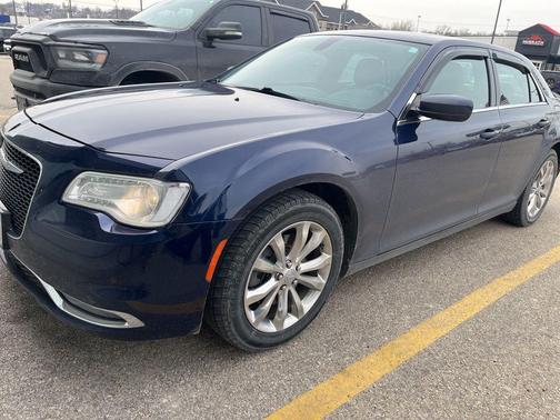 2015 Chrysler 300 Limited