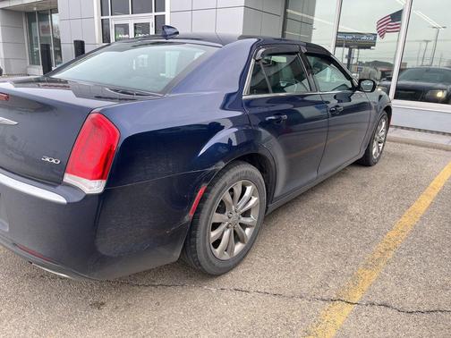 2015 Chrysler 300 Limited