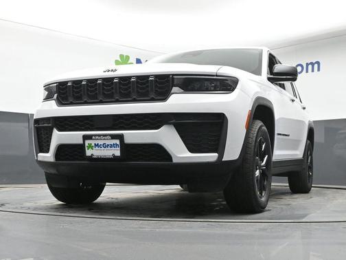 2026 Jeep Grand Cherokee Altitude