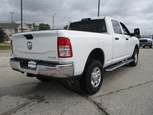 2024 RAM 2500 Tradesman Crew Cab 4x4 6'4' Box