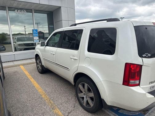 White Diamond Pearl 2013 Honda Pilot Touring