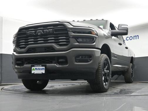 Ceramic Gray Clearcoat 2026 RAM 2500 Big Horn Crew Cab 4x4 6'4' Box