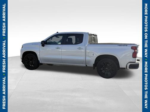 Iridescent Pearl Tricoat 2020 Chevrolet Silverado 1500 RST