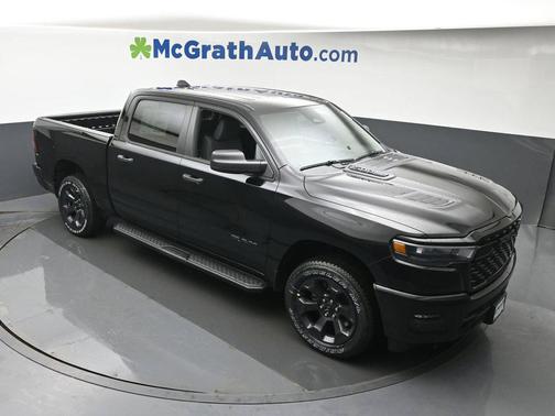 Diamond Black Crystal Pearlcoat 2026 RAM 1500 Express