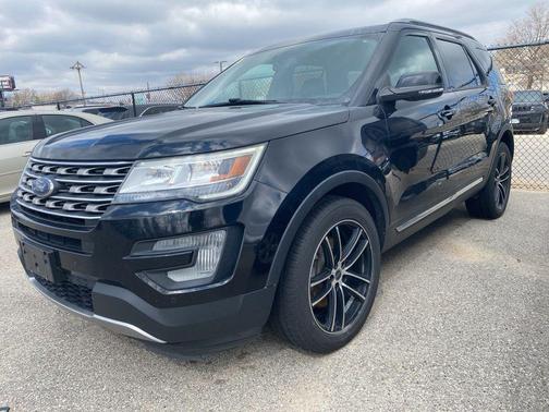 Magnetic Metallic 2017 Ford Explorer XLT