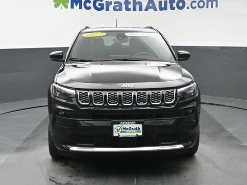 Diamond Black Crystal Pearlcoat 2025 Jeep Compass Limited