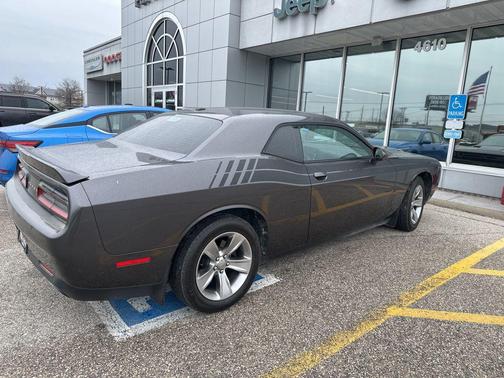 Granite Pearlcoat 2018 Dodge Challenger SXT