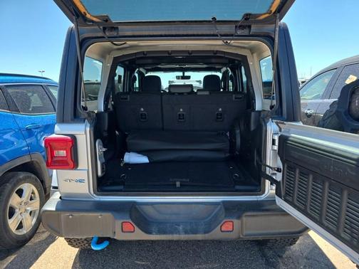 Silver Zynith Clearcoat 2023 Jeep Wrangler 4xe Sahara