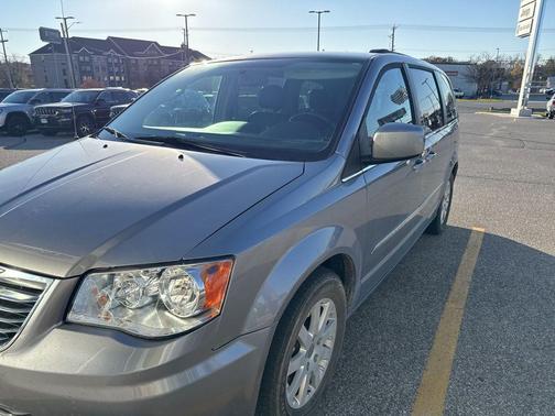 2014 Chrysler Town & Country Touring