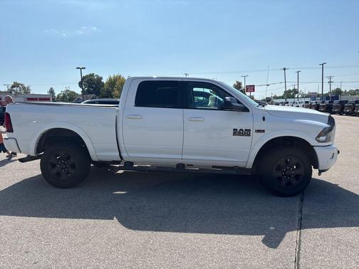 2017 RAM 2500 Big Horn Crew Cab 4x4 6'4' Box