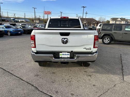 2024 RAM 2500 Tradesman Crew Cab 4x4 6'4' Box