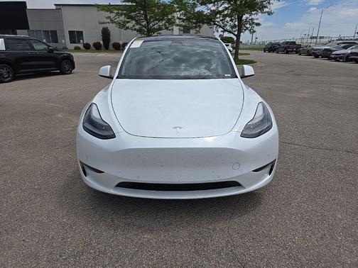 Pearl White Multi-Coat 2022 Tesla Model Y Performance Dual Motor All-Wheel Drive