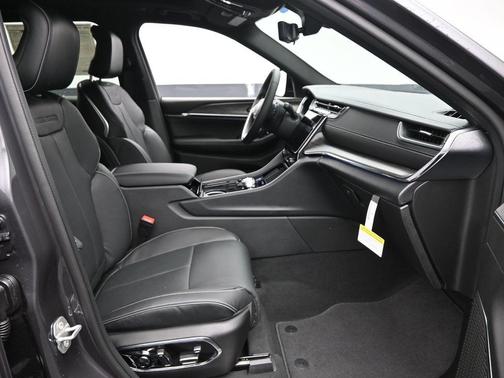2025 Jeep Grand Cherokee Overland