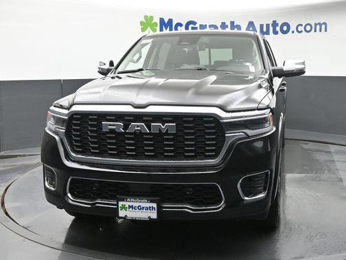 Diamond Black Crystal Pearlcoat 2026 RAM 1500 ST