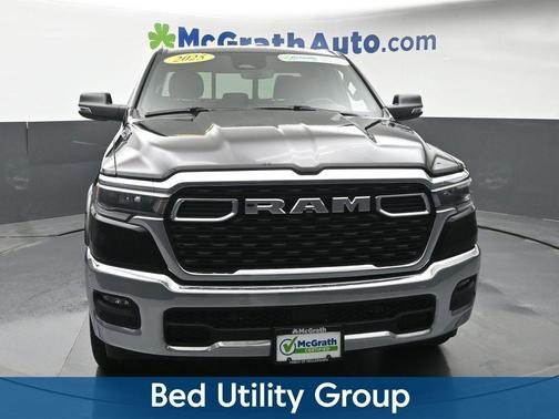 Diamond Black Crystal Pearlcoat 2025 RAM 1500 Big Horn/Lone Star