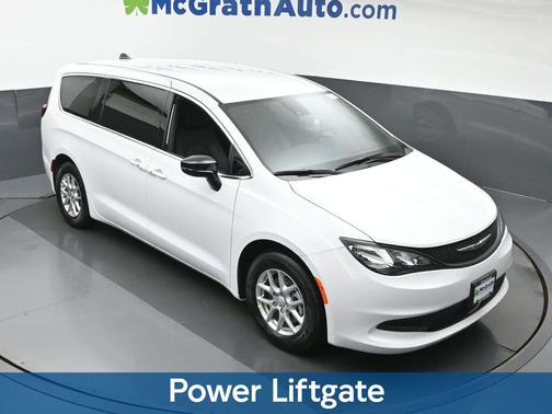 2026 Chrysler Voyager LX