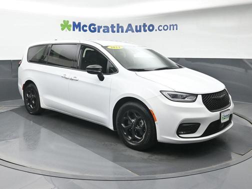 2024 Chrysler Pacifica Hybrid S Appearance Pkg